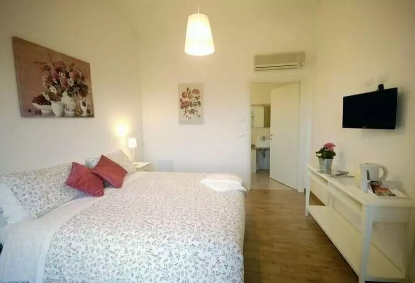 Hostelli Pietriccio Rosso