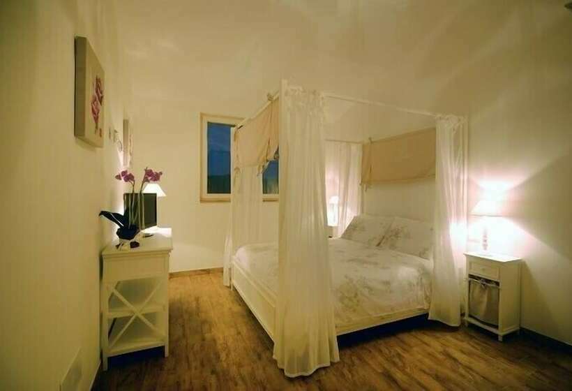 פונדק Pietriccio Rosso