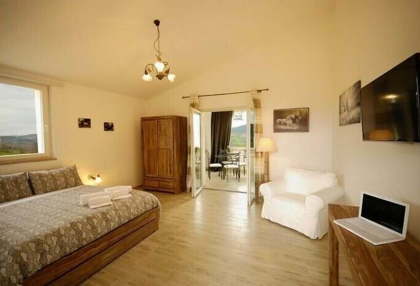 פונדק Pietriccio Rosso