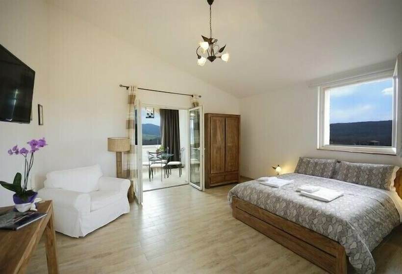 פונדק Pietriccio Rosso