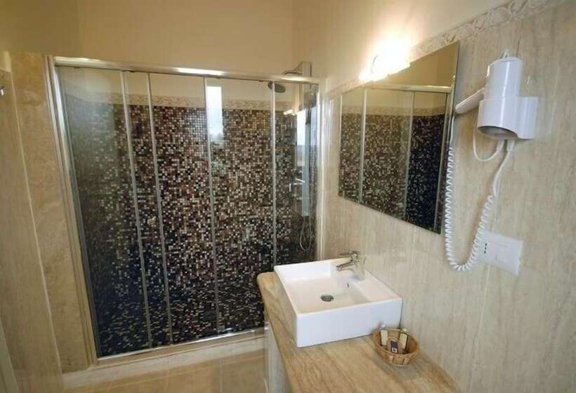 פונדק Pietriccio Rosso