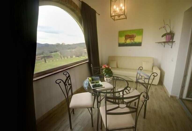 פונדק Pietriccio Rosso