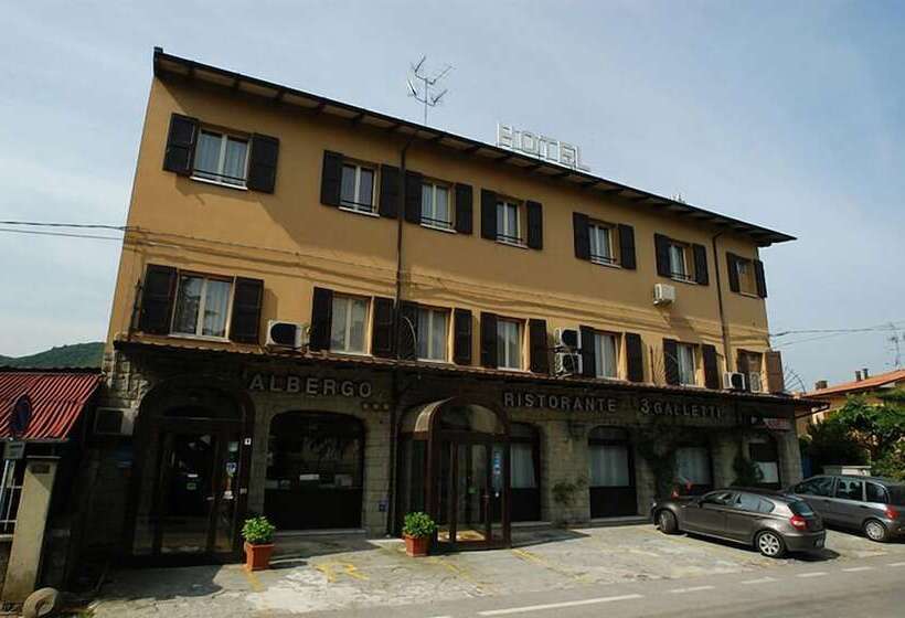 בית מלון כפרי Ristorante Tre Galletti