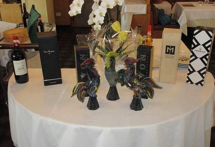 בית מלון כפרי Ristorante Tre Galletti