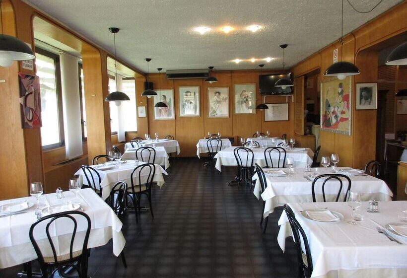 בית מלון כפרי Ristorante Tre Galletti