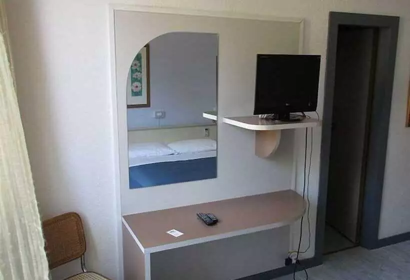 Hotelli Ristorante Tre Galletti