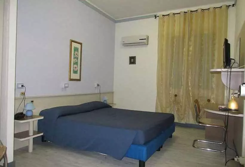 Hotelli Ristorante Tre Galletti