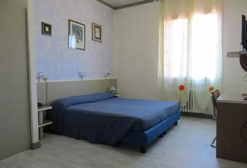 Hotelli Ristorante Tre Galletti