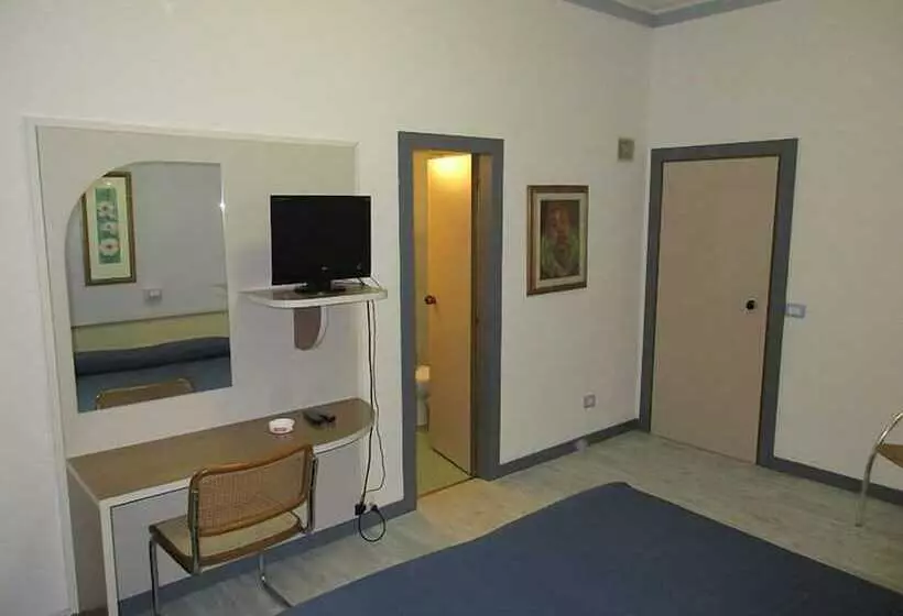 Hotelli Ristorante Tre Galletti