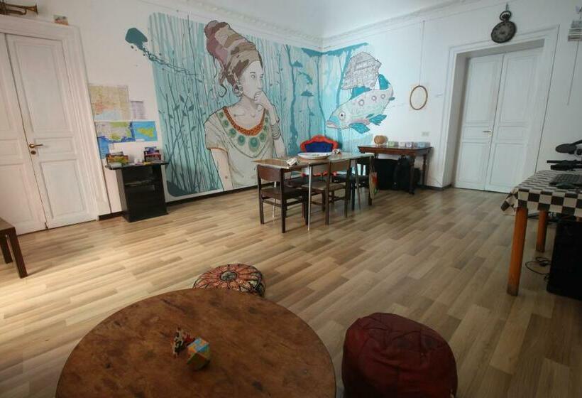 پانسیون Kaleidos