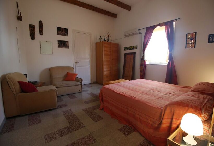 پانسیون Kaleidos