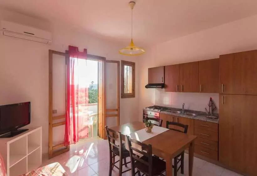 Residence Tre Palme   Localo