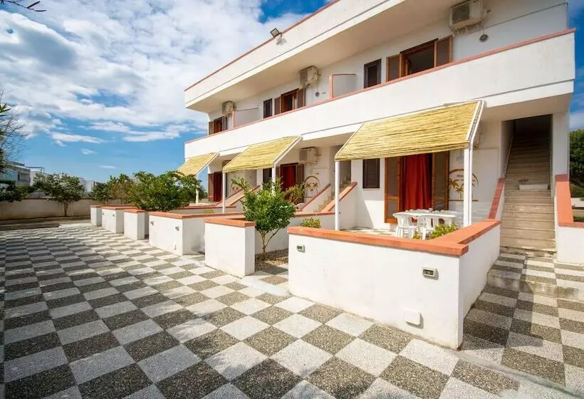 Residence Tre Palme   Localo