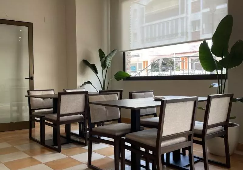 ホテル Almijara   Mares