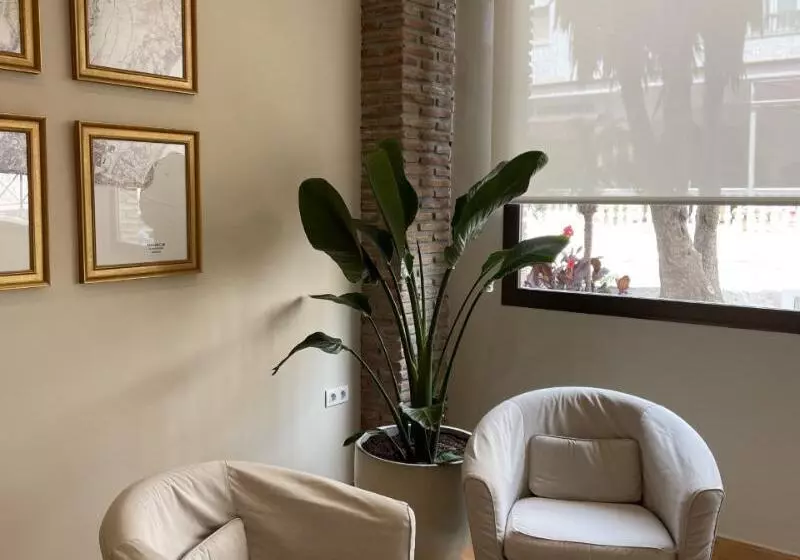 ホテル Almijara   Mares