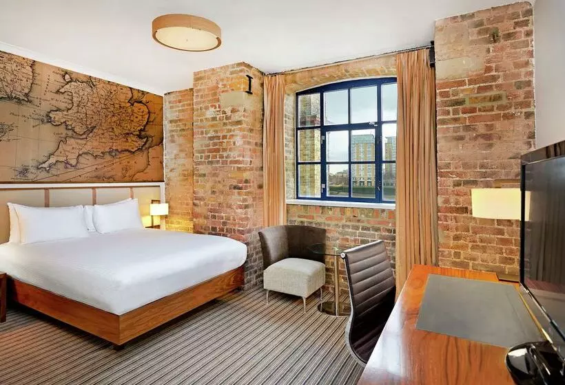 Отель Doubletree By Hilton London Docklands Riverside
