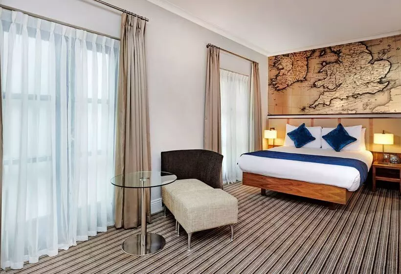 Отель Doubletree By Hilton London Docklands Riverside