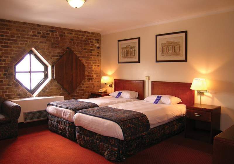 هتل Doubletree By Hilton  London  Docklands Riverside