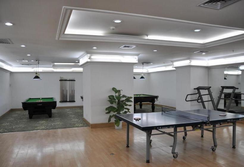 Отель Kunming Green Land