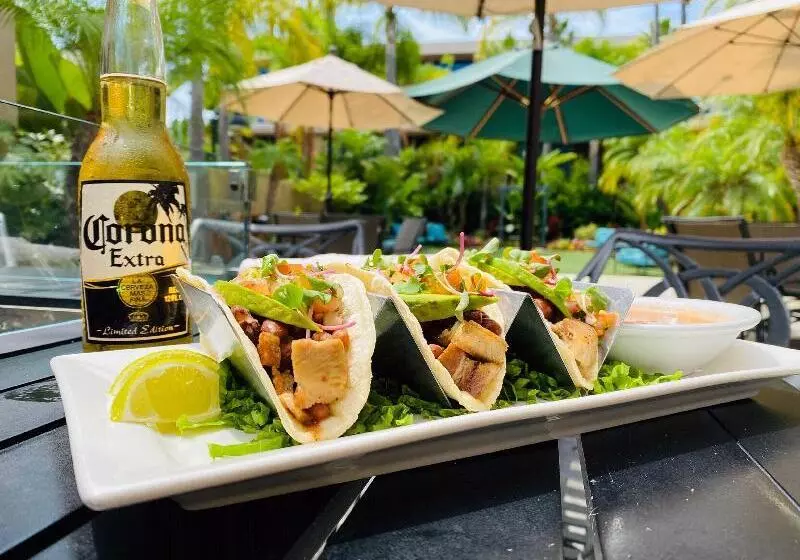 Отель Holiday Inn San Diego Bayside, An Ihg