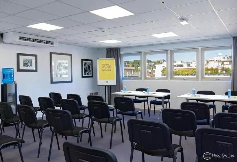 בית מלון כפרי Ibis Styles Cannes Le Cannet