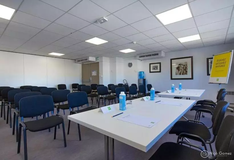 בית מלון כפרי Ibis Styles Cannes Le Cannet