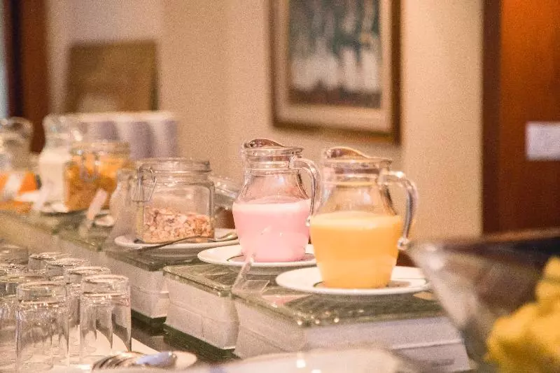 Los Tallanes Hotel & Suites