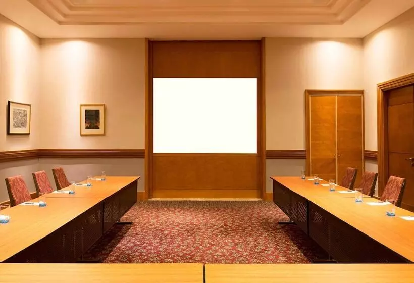 בית מלון כפרי Sheraton Amman Al Nabil