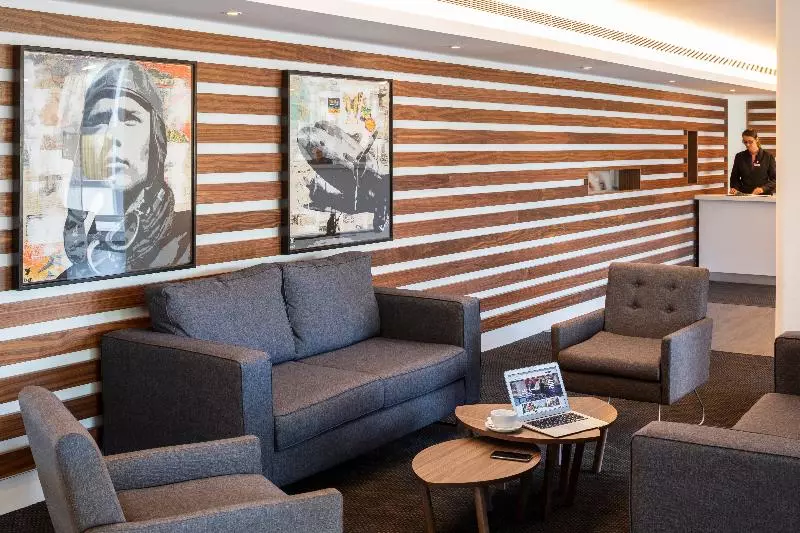 Hotel St Giles Heathrow