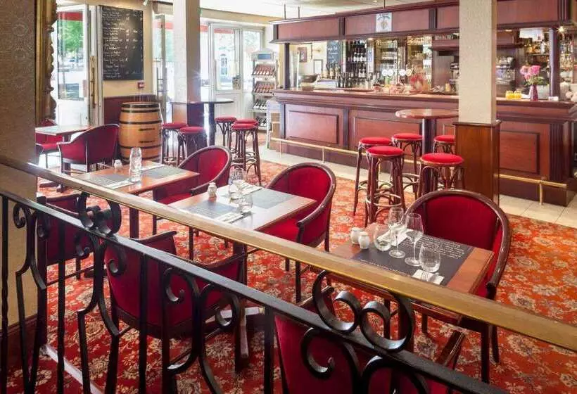 Brit Hotel Le Lion D Or Chinon