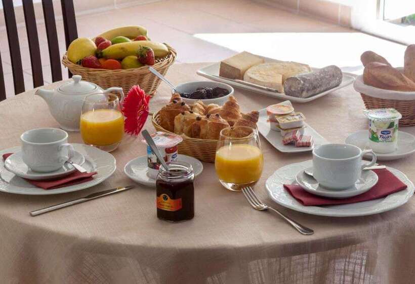 Brit Hotel Le Lion D Or Chinon