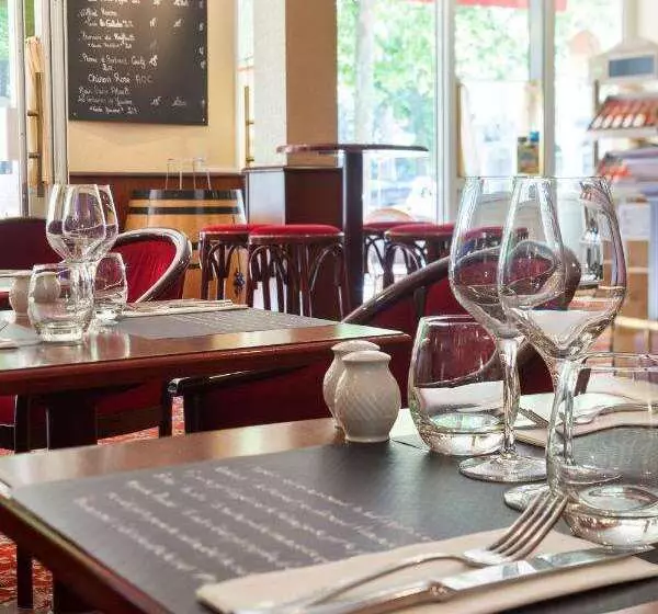 Brit Hotel Le Lion D Or Chinon