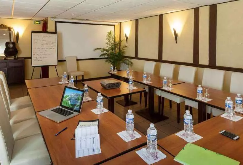 Brit Hotel Le Lion D Or Chinon