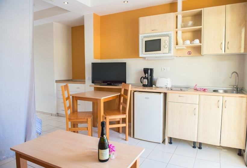 Dolores  Adults Recommended