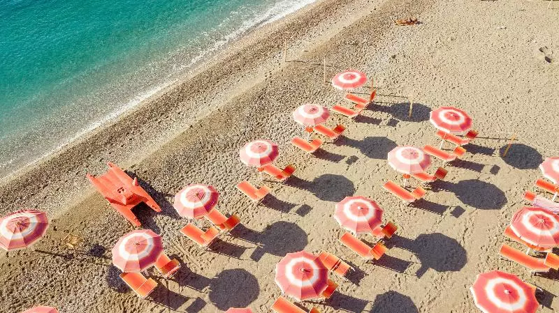 Отель Albatros Beach