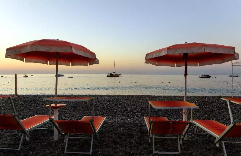 Отель Albatros Beach