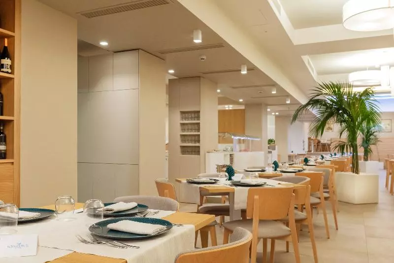 Отель Albatros Beach