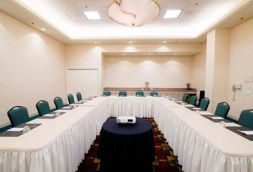 هتل Anaheim Marriott Suites