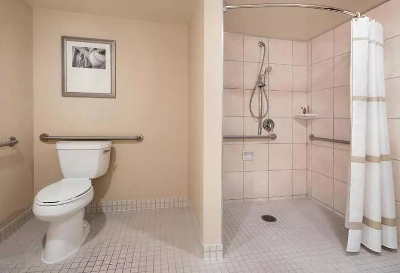 هتل Anaheim Marriott Suites