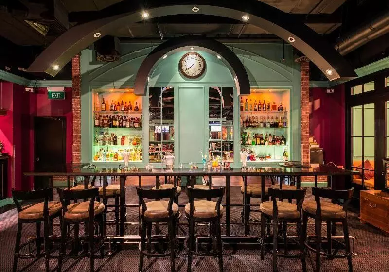 هتل Chatrium Royal Lake Yangon