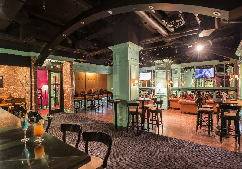 هتل Chatrium Royal Lake Yangon