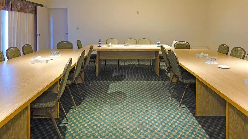 ホテル Coastal Inn Dartmouth