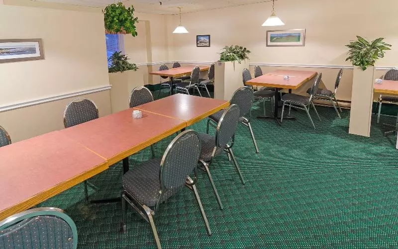 ホテル Coastal Inn Dartmouth