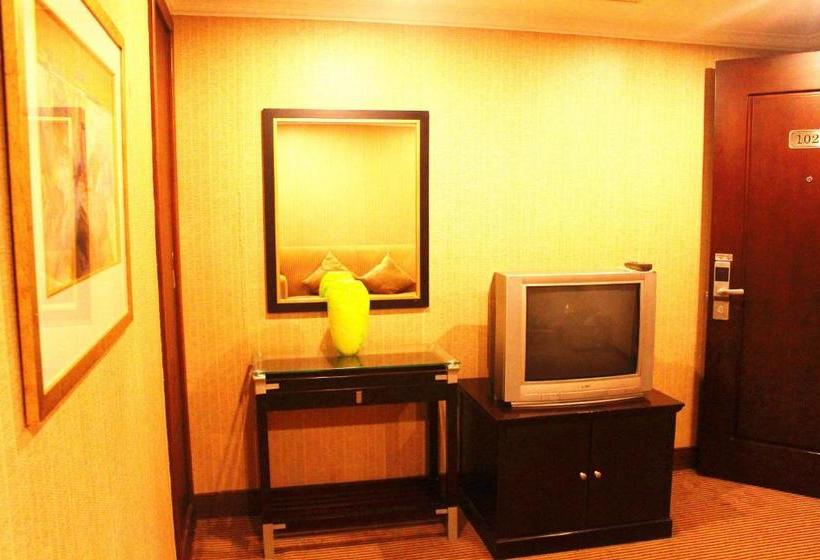 Отель Comfort Inn & Suites Beijing