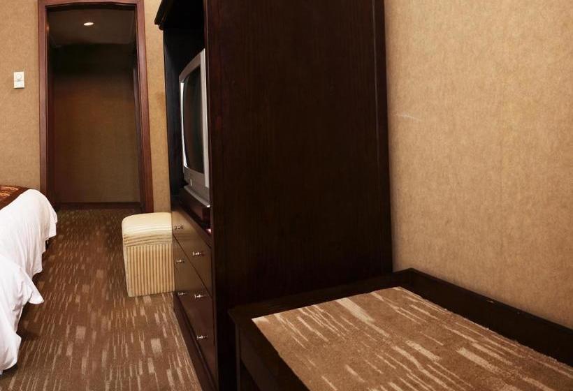 Отель Comfort Inn & Suites Beijing