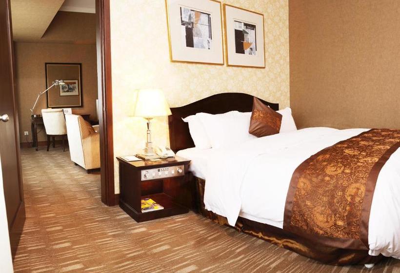 Отель Comfort Inn & Suites Beijing