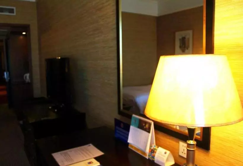 Отель Comfort Inn & Suites Beijing
