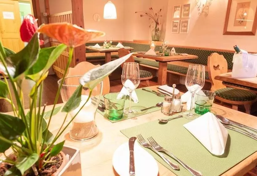 هتل Forsterhof Lebe Pur, Genieße Den Tag