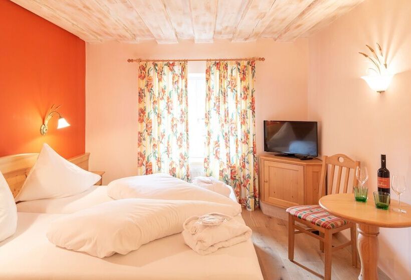 هتل Forsterhof Lebe Pur, Genieße Den Tag