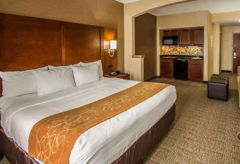 Отель Quality Suites Nyc Gateway